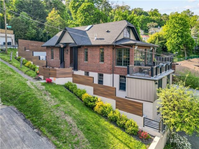  5 BR,  3.50 BTH &nbsp;Multi-family style home in Emerson Hill