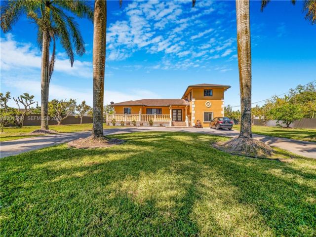  6 BR,  4.00 BTH &nbsp; style home in Homestead