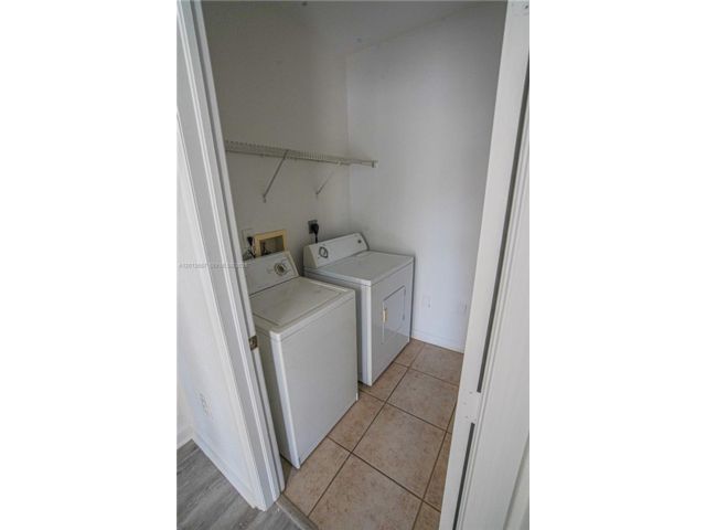 [PHOTO]