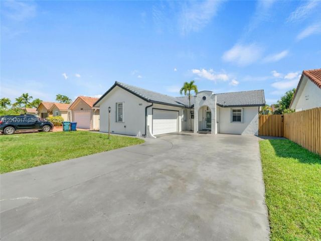  3 BR,  2.00 BTH &nbsp; style home in Miami
