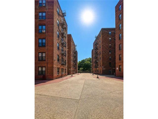 [PHOTO]