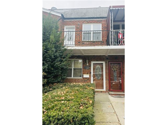  5 BR,  3.00 BTH &nbsp;Multi-family style home in Old Mill Basin