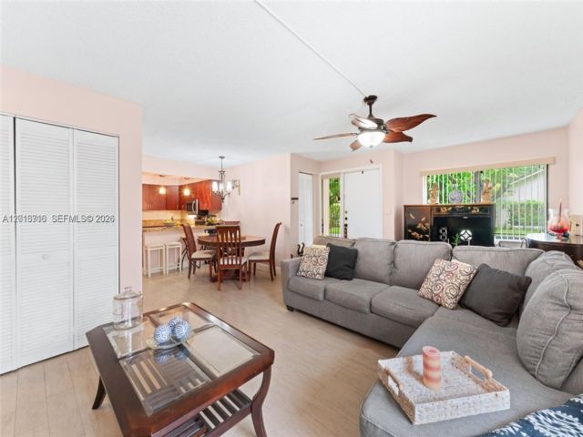  3 BR,  2.00 BTH &nbsp; style home in Plantation