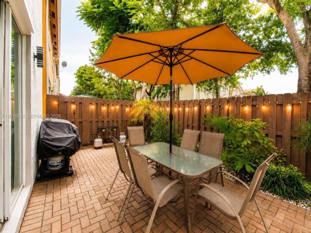  4 BR,  3.00 BTH &nbsp; style home in Medley