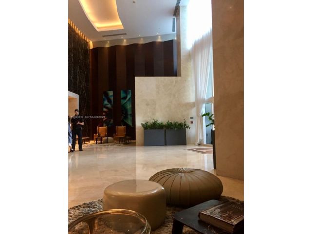 [PHOTO]