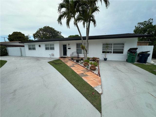  3 BR,  2.00 BTH &nbsp; style home in Miami