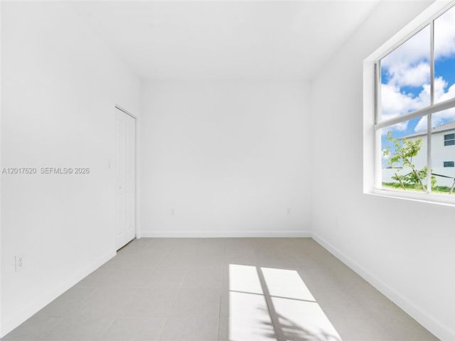 [PHOTO]