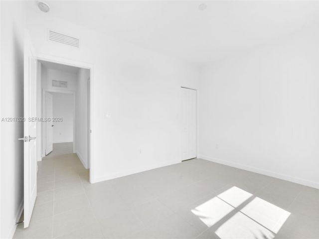 [PHOTO]
