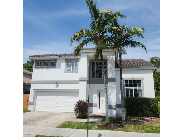  3 BR,  2.00 BTH &nbsp; style home in Medley