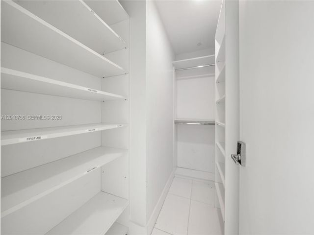 [PHOTO]