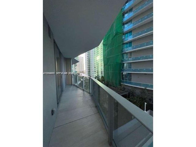 [PHOTO]