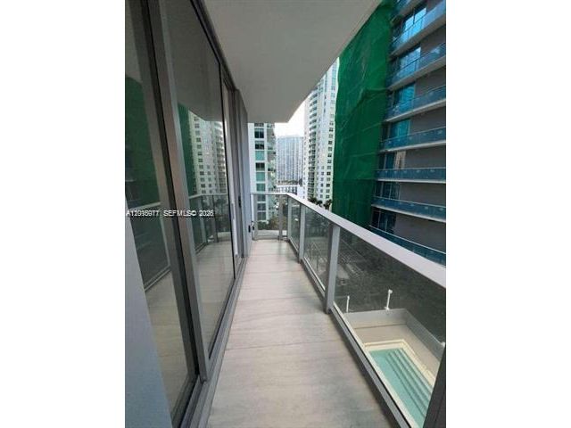 [PHOTO]