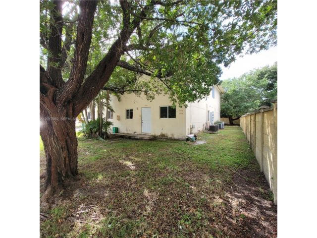  4 BR,  2.00 BTH &nbsp; style home in Biscayne Park