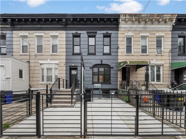 Studio,  0.00 BTH &nbsp;Multi-family style home in East Flatbush