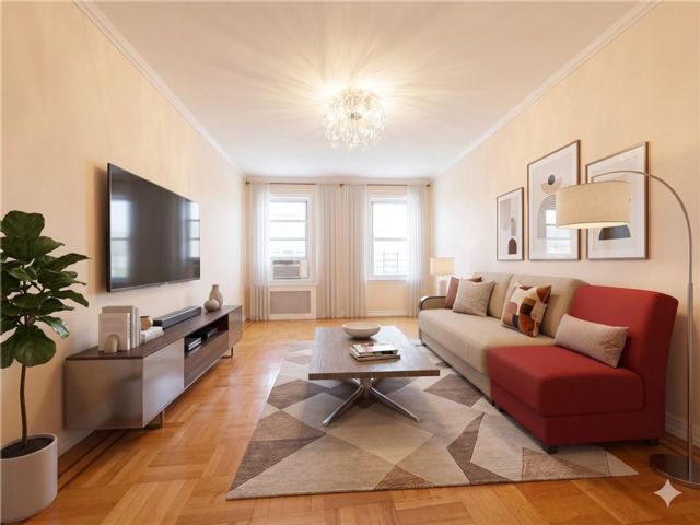  1 BR,  1.00 BTH &nbsp;Co-op style home in Midwood