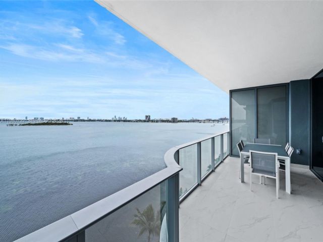  3 BR,  3.50 BTH &nbsp; style home in Miami