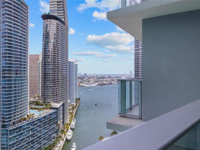  1 BR,  1.00 BTH &nbsp;Condo style home in Miami