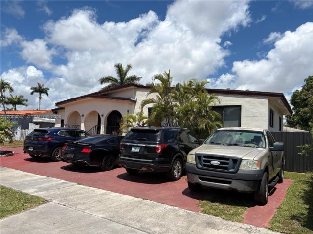  4 BR,  3.00 BTH &nbsp; style home in Miami