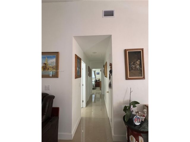 [PHOTO]
