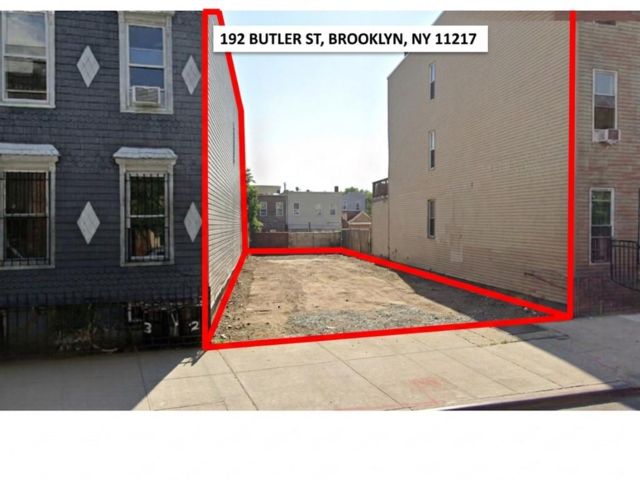 Lot <b>Size:</b>  &nbsp;Land style home in Carroll Gardens