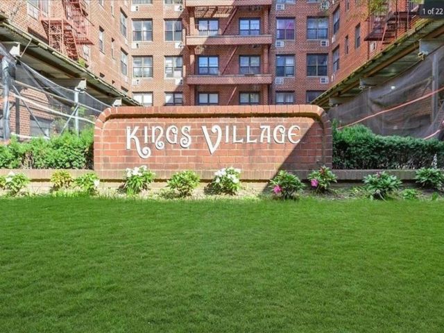  2 BR,  1.00 BTH &nbsp;Co-op style home in Old Mill Basin