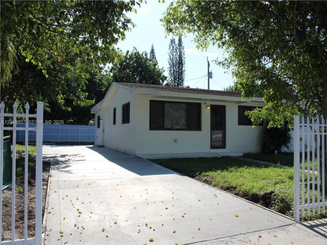  3 BR,  2.00 BTH &nbsp; style home in Miami