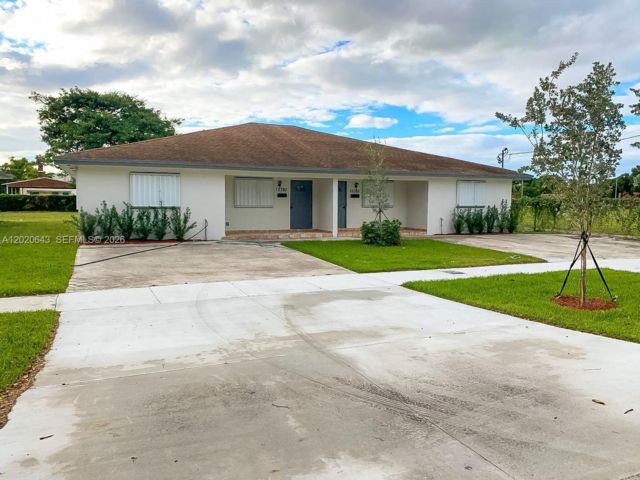  3 BR,  2.00 BTH &nbsp; style home in El Portal