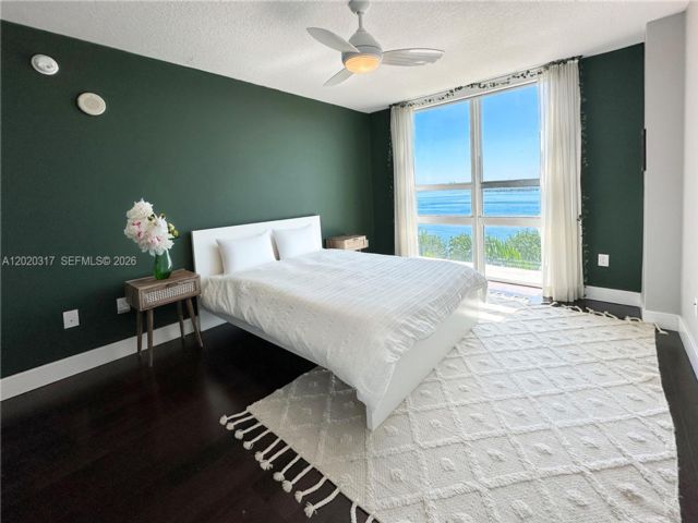  2 BR,  2.00 BTH &nbsp; style home in Miami