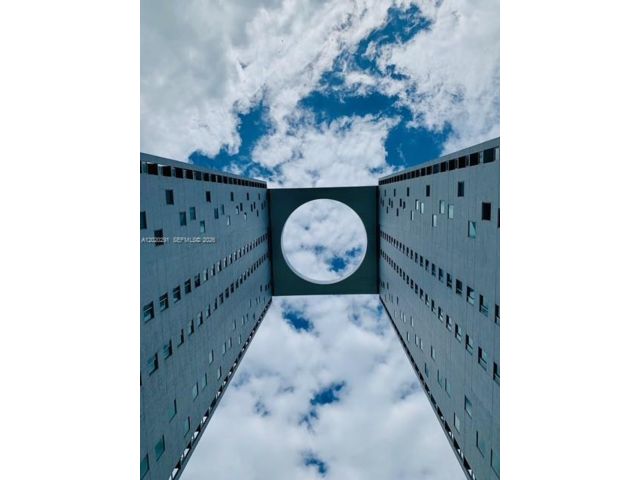 [PHOTO]