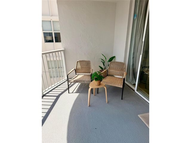 [PHOTO]