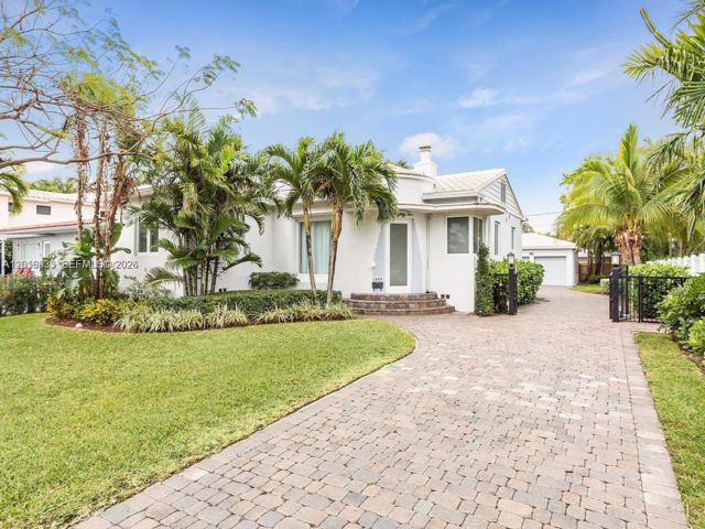  4 BR,  3.00 BTH &nbsp; style home in El Portal