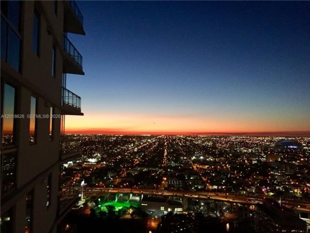 [PHOTO]