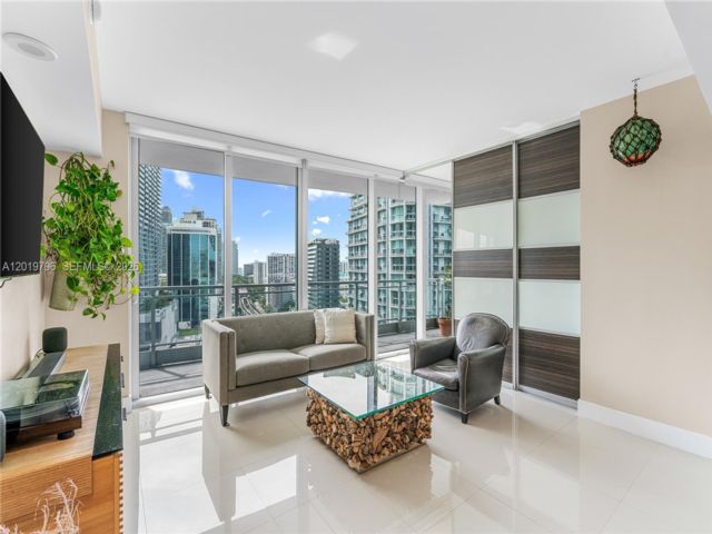  2 BR,  2.00 BTH &nbsp; style home in Miami