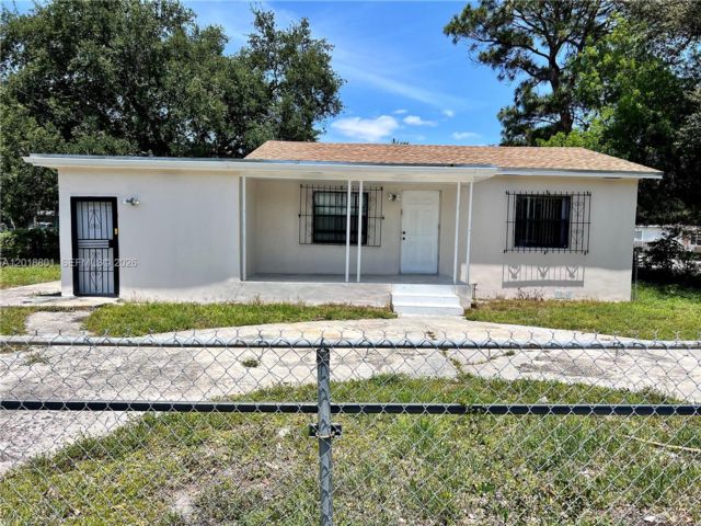  4 BR,  2.00 BTH &nbsp; style home in Miami