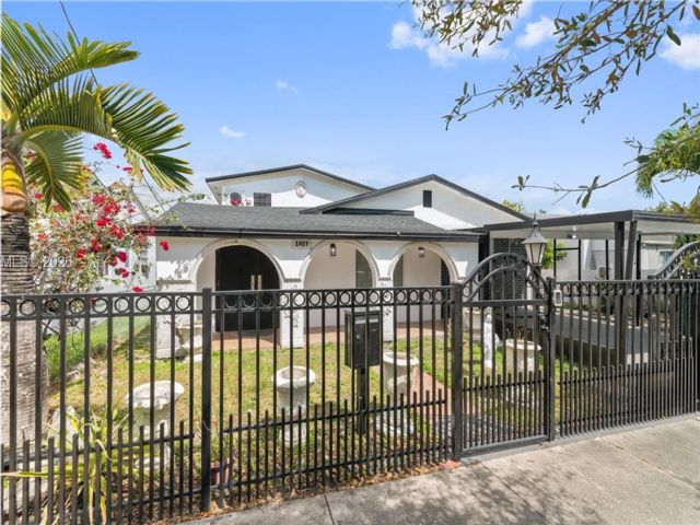  3 BR,  2.00 BTH &nbsp; style home in Miami