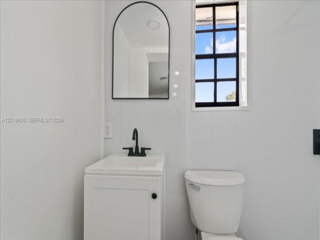 [PHOTO]