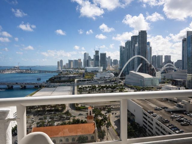  2 BR,  2.00 BTH &nbsp; style home in Miami