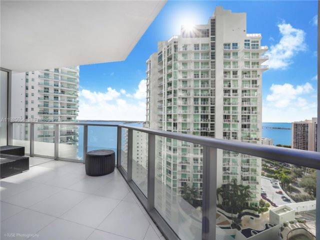  2 BR,  2.00 BTH &nbsp;Condo style home in Miami