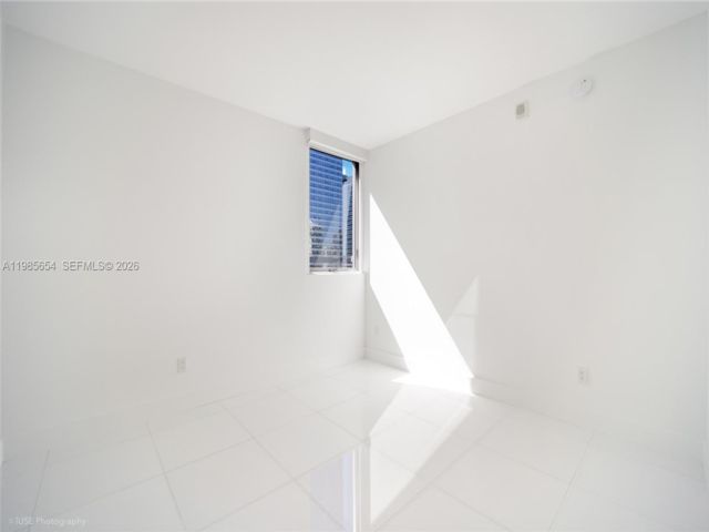 [PHOTO]