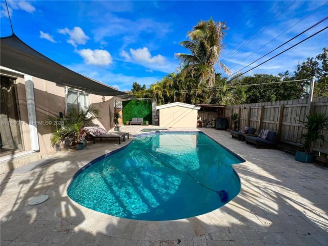  3 BR,  2.00 BTH &nbsp; style home in North Miami Beach