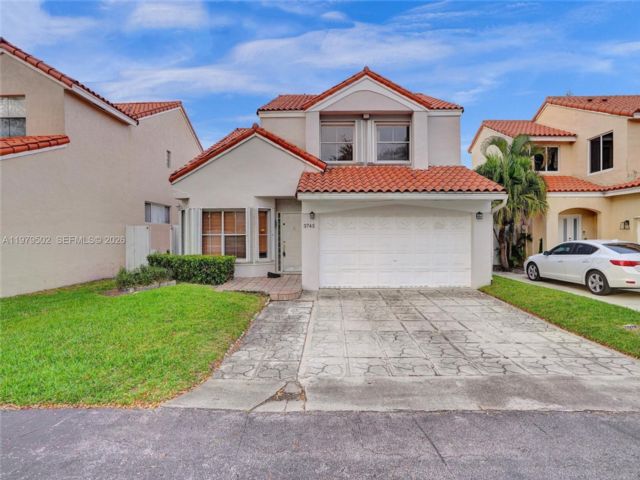  4 BR,  2.50 BTH &nbsp; style home in Hollywood