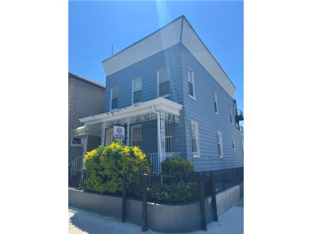 Studio,  0.00 BTH &nbsp;Multi-family style home in Flatbush