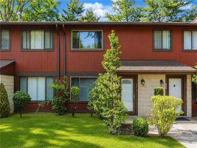  2 BR,  2.00 BTH &nbsp;Condominium style home in Latourette