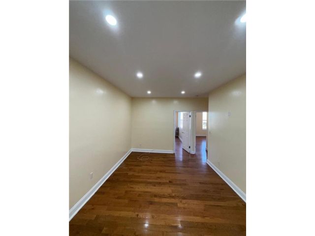  2 BR,  1.00 BTH &nbsp;Multi-family style home in Flatbush
