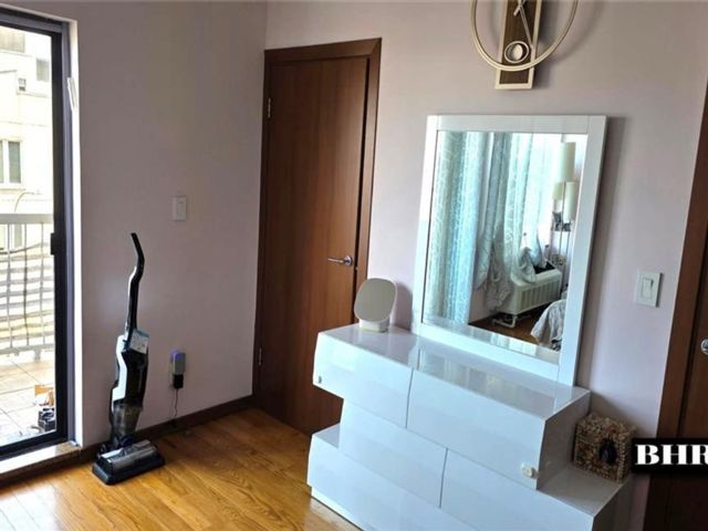 [PHOTO]