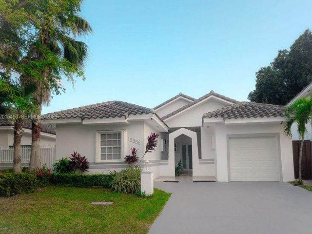  3 BR,  2.00 BTH &nbsp; style home in Miami