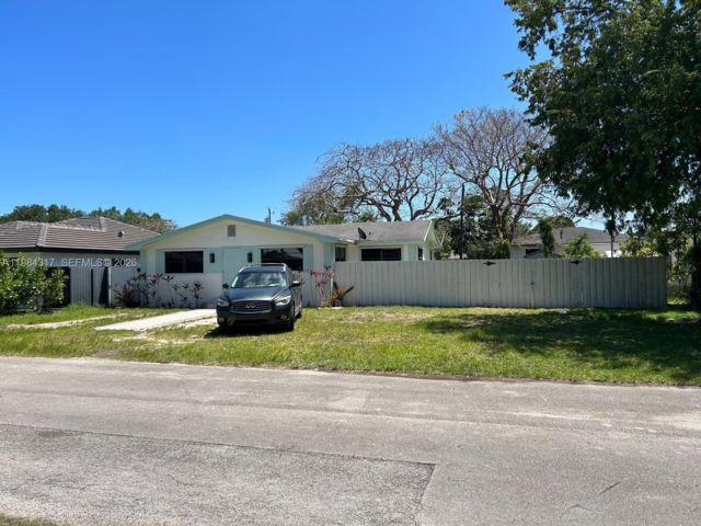  4 BR,  2.00 BTH &nbsp;European style home in Kendall