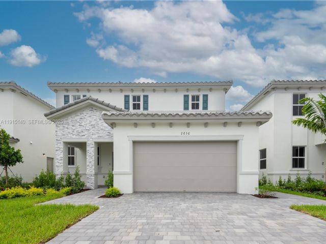  5 BR,  3.50 BTH &nbsp;European style home in Homestead