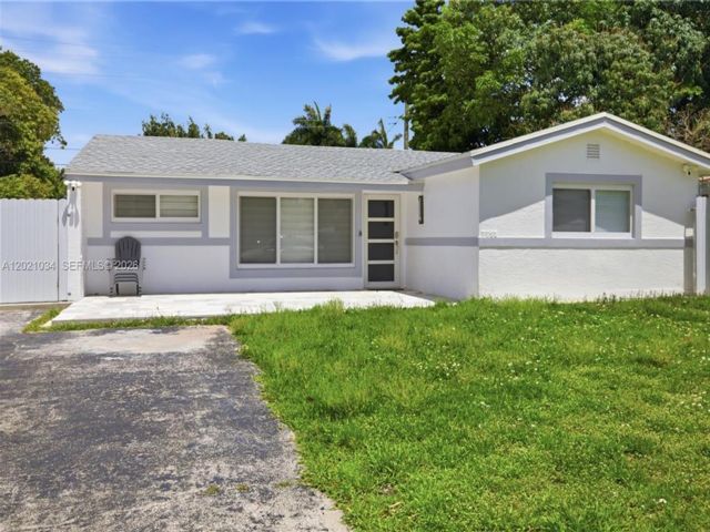  3 BR,  2.00 BTH &nbsp; style home in Miramar