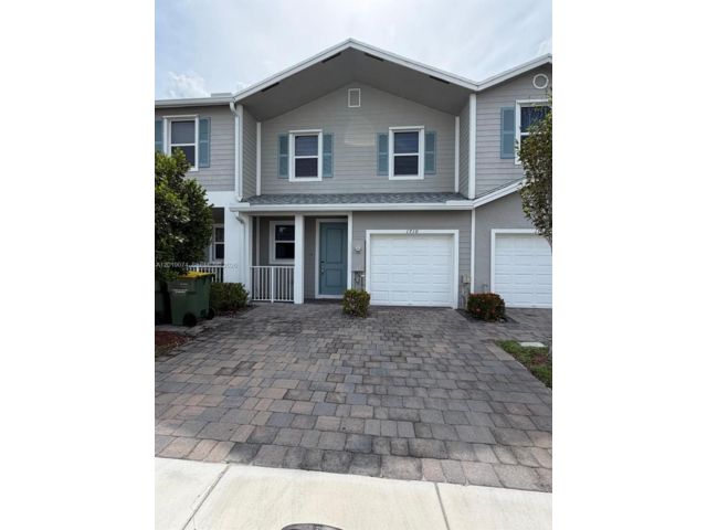  3 BR,  2.50 BTH &nbsp; style home in Homestead